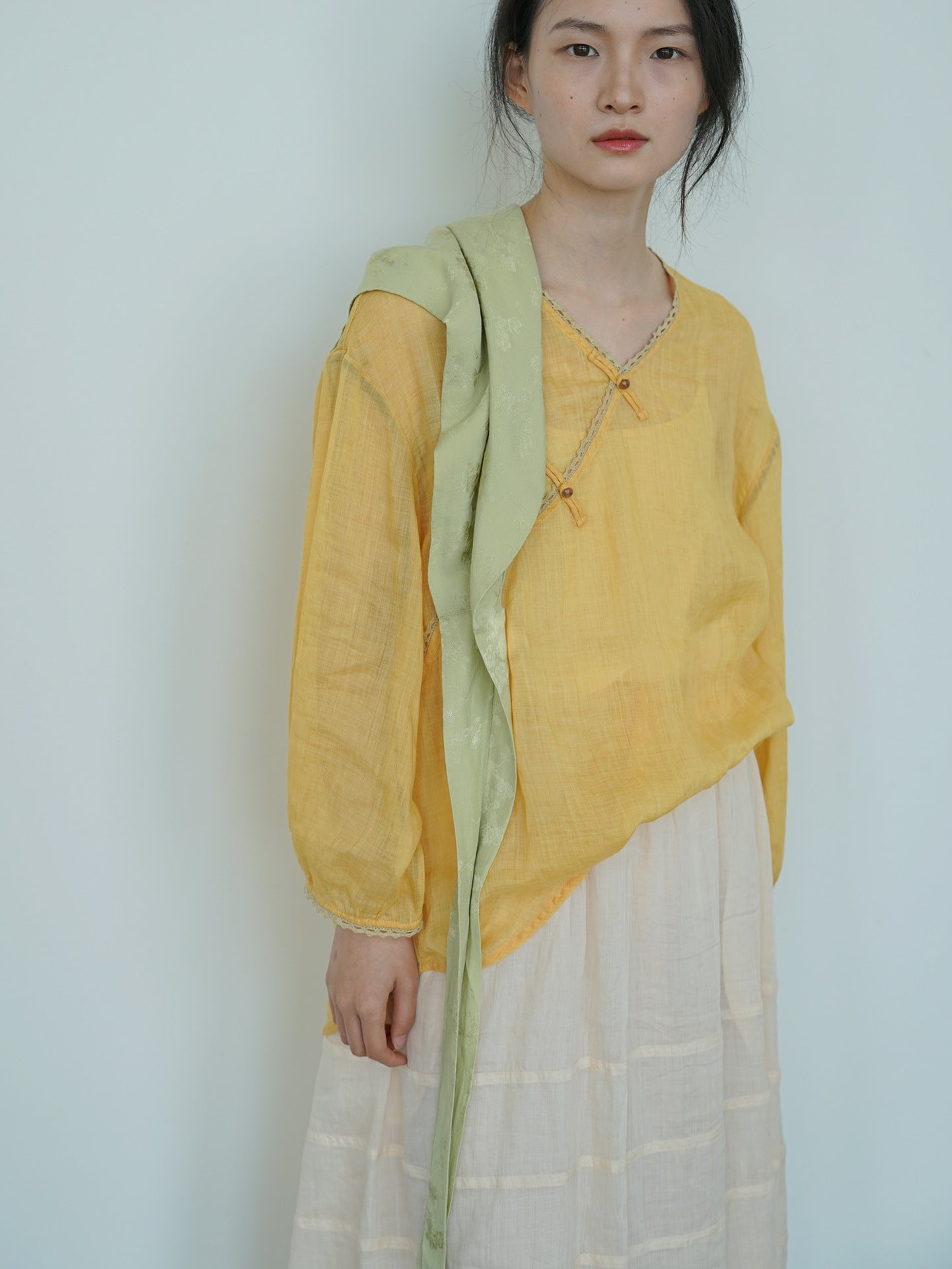 Elizabeth Appealing Top