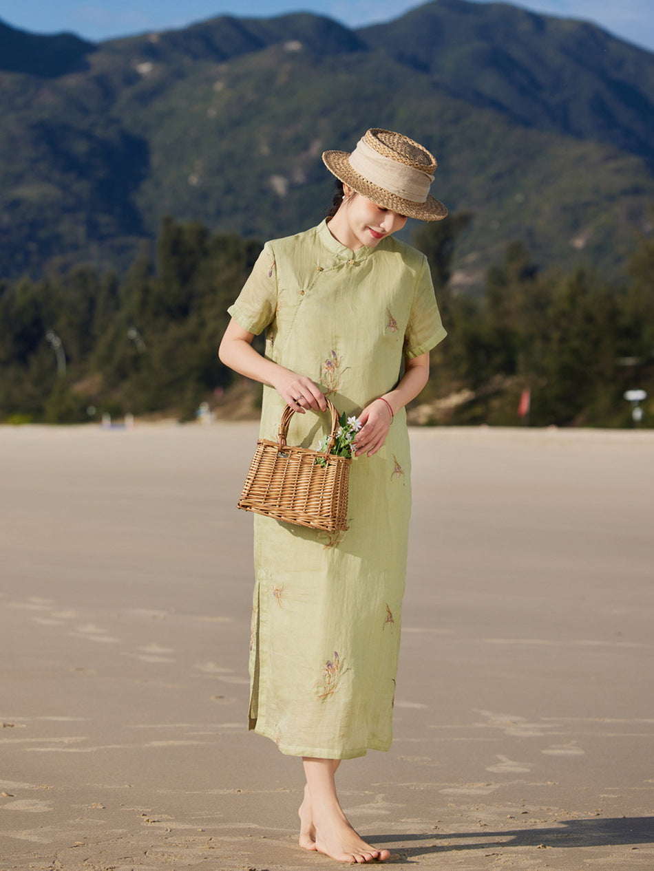 Gemma Dazzling Embroidery Qipao Cheongsam