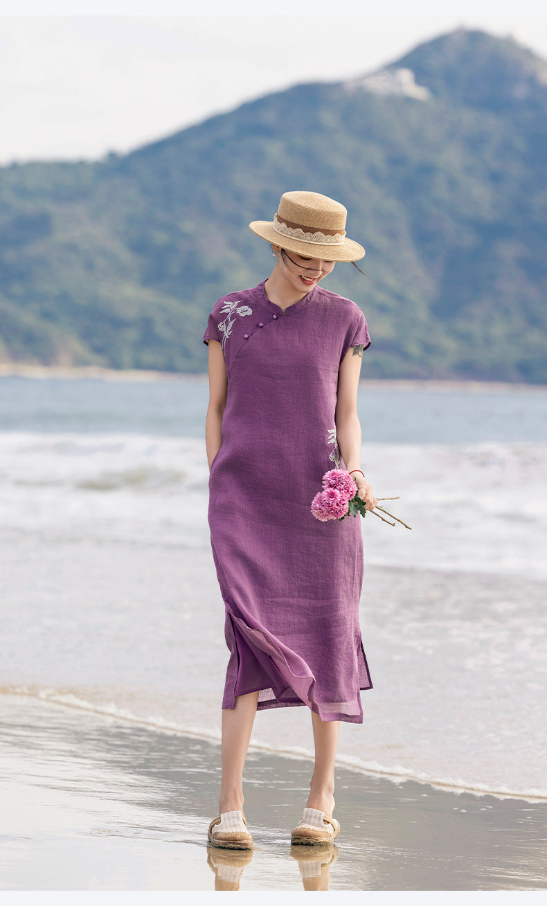 Eleanora Remarkable Embroidery Qipao Cheongsam